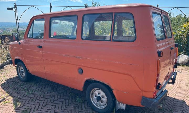 Ford TRANSIT 1981 3 posti vetrato