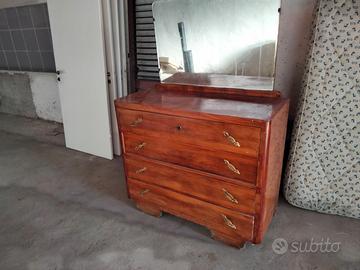 mobile a cassettoni con specchio