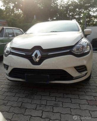 Renault Clio IV 1.5 dci anno 2017 per ricambi (2a)