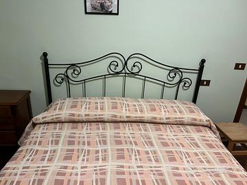 Letto in ferro battuto completo di doghe in legno