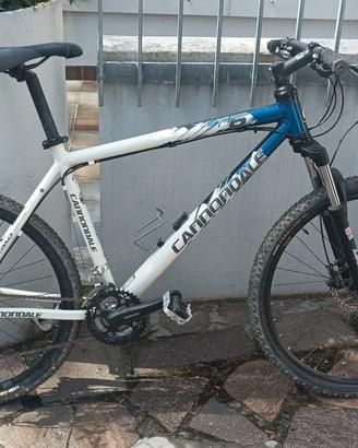 Bicicletta Cannondale MTB