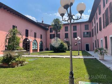 3 LOCALI A PADENGHE SUL GARDA