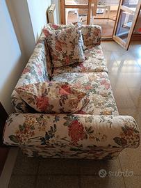 Divano classico a fiori 2/3 posti + cuscini 
