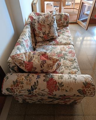 Divano classico a fiori 2/3 posti + cuscini 