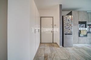 ALBIZZATE - TRILOCALE CON TERRAZZO E BOX IN CLASSE