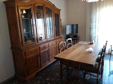 Credenza in legno di noce nazionale massiccia