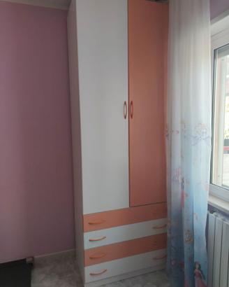 Armadio a 2 ante e 4 cassetti