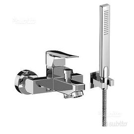 Miscelatore esterno vasca con dotazione