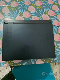 acer predator helio 16 phn16-71-98al,con macbook