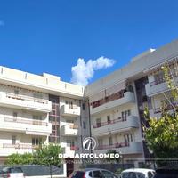 Via lago maggore rifinito app.to con posto auto