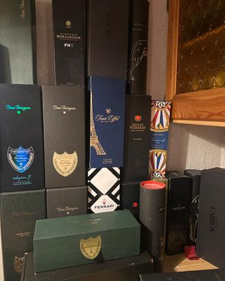 Scatole bottiglie vino e champagne