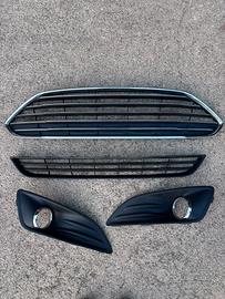 Griglia anteriore con fendinebbia