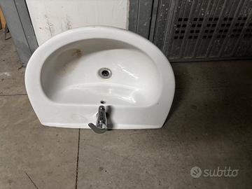 Lavandino bagno sospeso completo di miscelatore