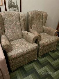 Due Poltrone classiche comode - Tessuto floreale
