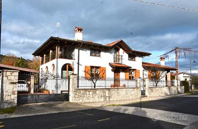 Splendida villa con B & B avviato