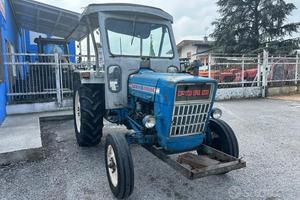 Ford 3000 con tettuccio