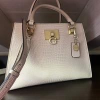 Borsa Guess Stephi Girlfriend Satchel bianca