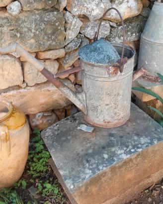innaffiatoio antico in zinco( ndaquarola)