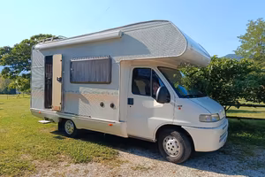 Camper mansardato CI 