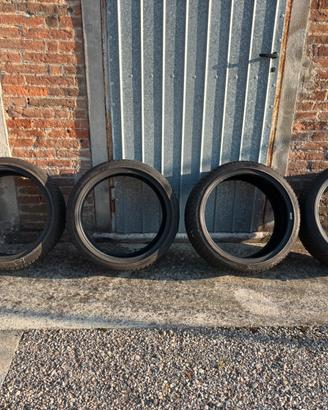 4 pneumatici Goodyear 225/40 R19 95W XL M+S invern