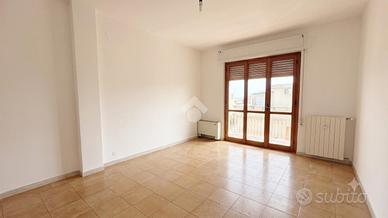 4 LOCALI A CARRARA