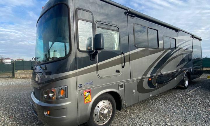 Camper Americano Forest River Georgetown - 2012