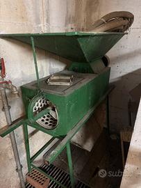 Diraspatrice pigiatrice per uva