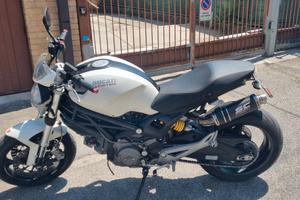 Ducati Monster 696 (2011) – SC-Project–59 kW 80cv