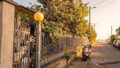 Villa indipendente con giardino a 30 mt dal mare