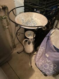 Colonnina in ferro battuti con brocca decorativa