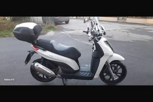 moto piaggio carnaby 300 cruiser