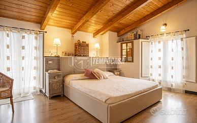 Villetta semi-indipendente ristrutturata con terra