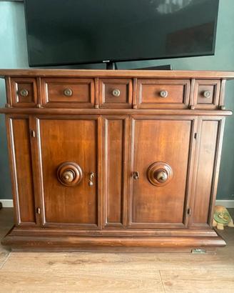 Credenza stile rustico firmata Rodrigo Gamba