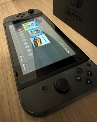 Nintendo switch come nuova + joystick e super mari