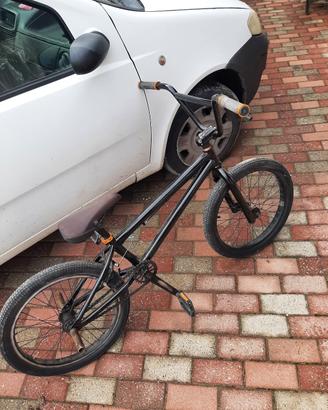 due bici mtb e bmx
