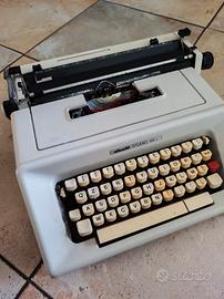 Macchina da scrivere Olivetti 45 