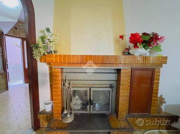 CASA INDIPENDENTE A SAN MARTINO VALLE CAUDINA