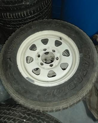 Gomme matador 205/80 + cerchi Nissan  R16 6fori
