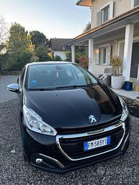 PEUGEOT 208 PER NEOPATENTATI