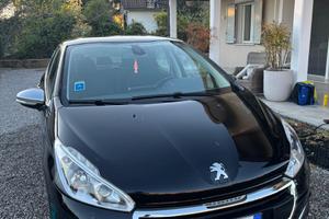 PEUGEOT 208 PER NEOPATENTATI
