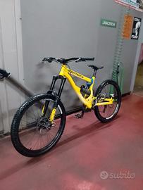bici downhill commencal 26"