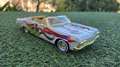 Hot Wheels-Chevrolet Impala Cabrio 1965, 1/18