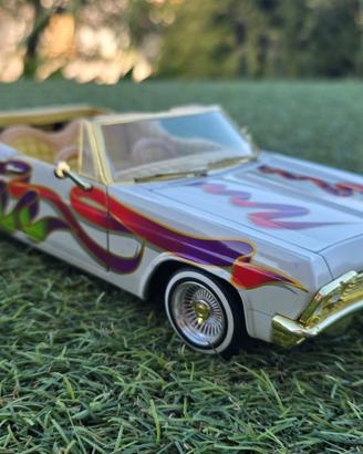 Hot Wheels-Chevrolet Impala Cabrio 1965, 1/18