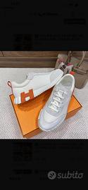 Sneakers bianche .