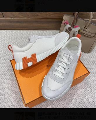 Sneakers bianche .