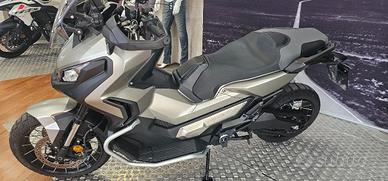 Honda - X-ADV 750 -