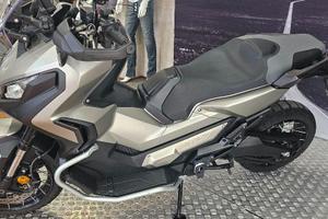Honda - X-ADV 750 -