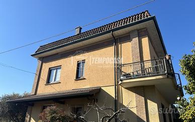 Ampio trilocale a Figino Serenza