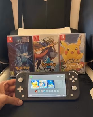 Nintendo Switch Lite + Giochi Pokemon