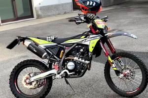 Fantic Motor XEF 125 4t performance (2022)